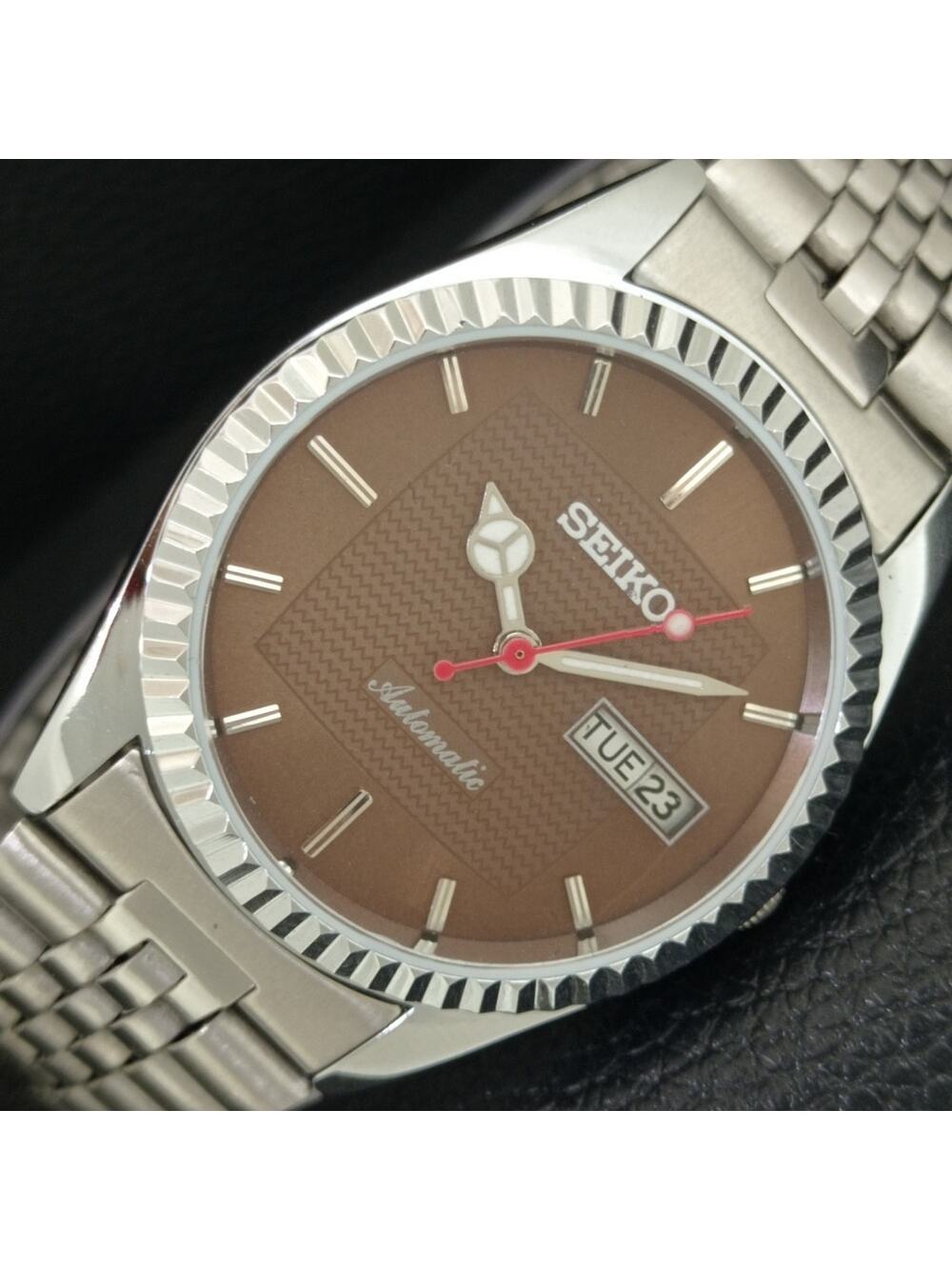 Vintage 1979 Seiko Automatic Mens Silver Watch W/daydate & Brown accents